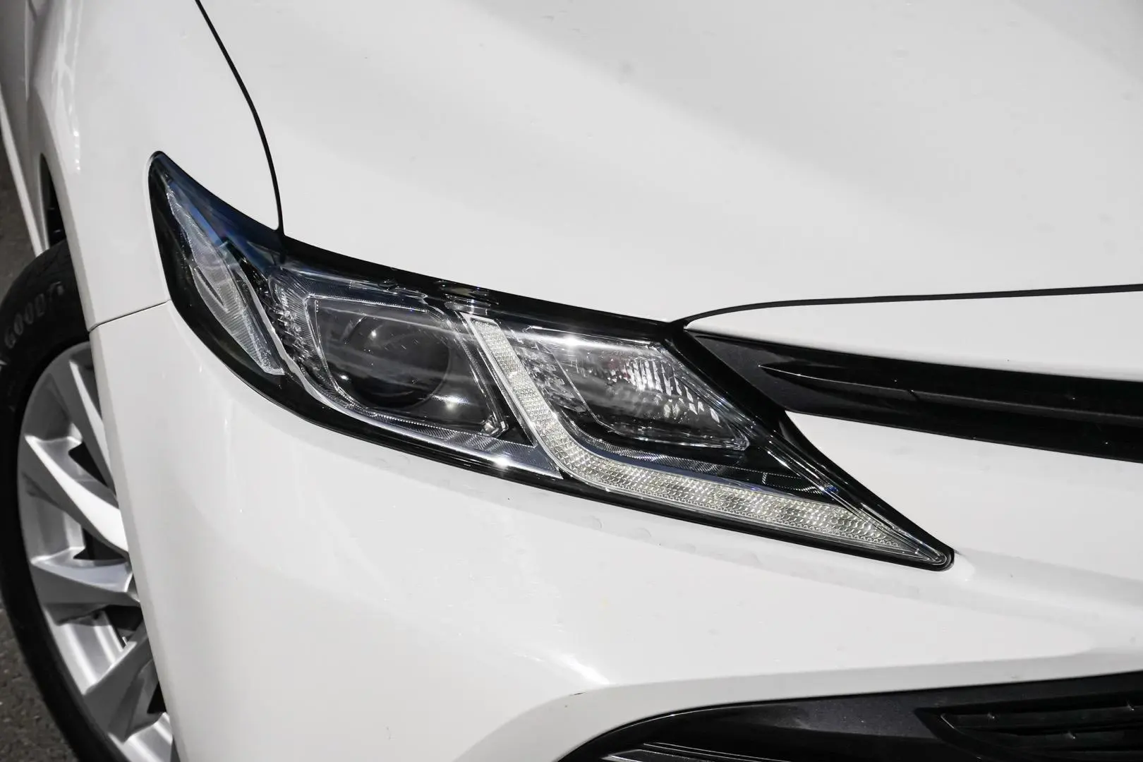 2019 Toyota Camry Gallery Image 11