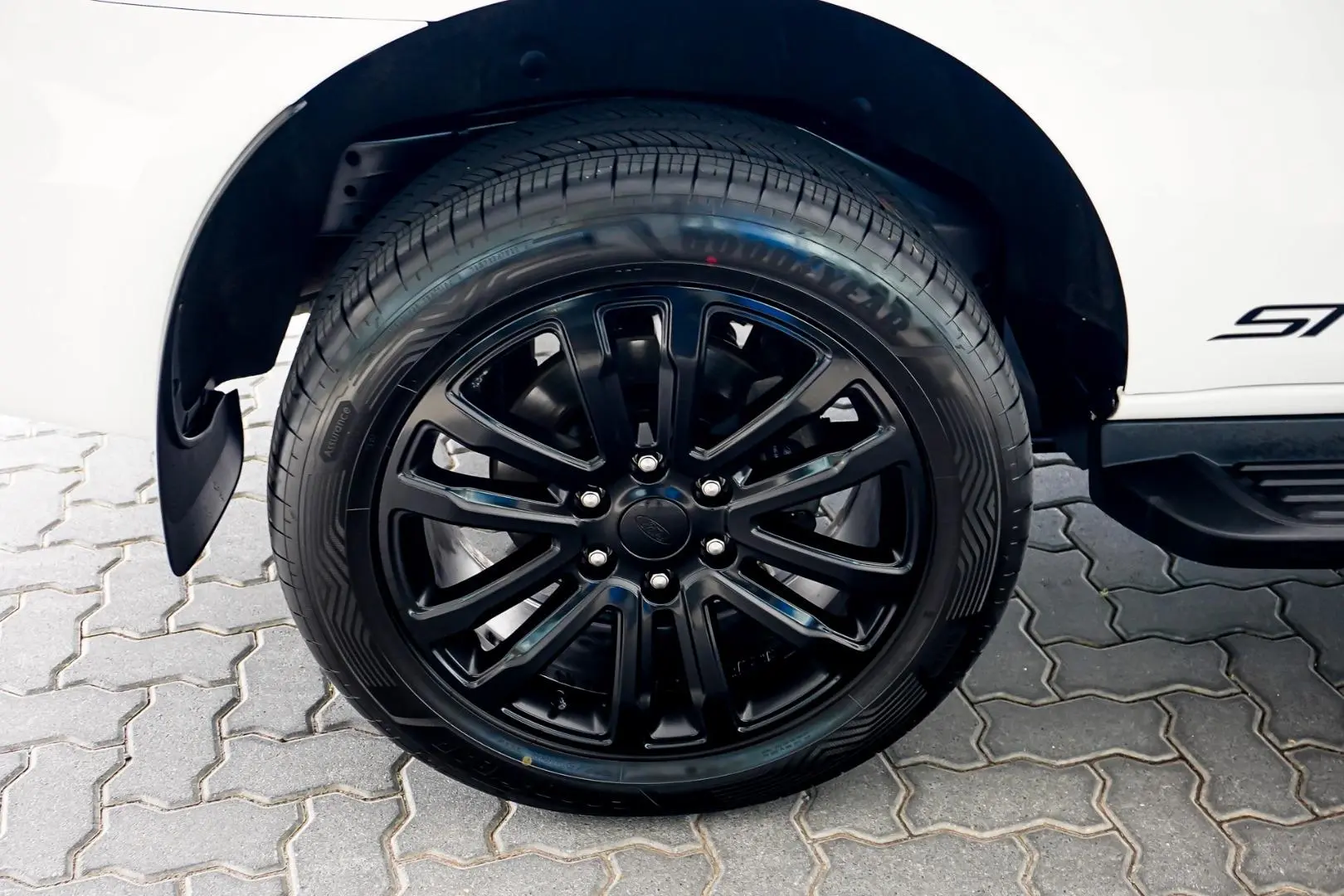 2021 Ford Everest Gallery Image 19