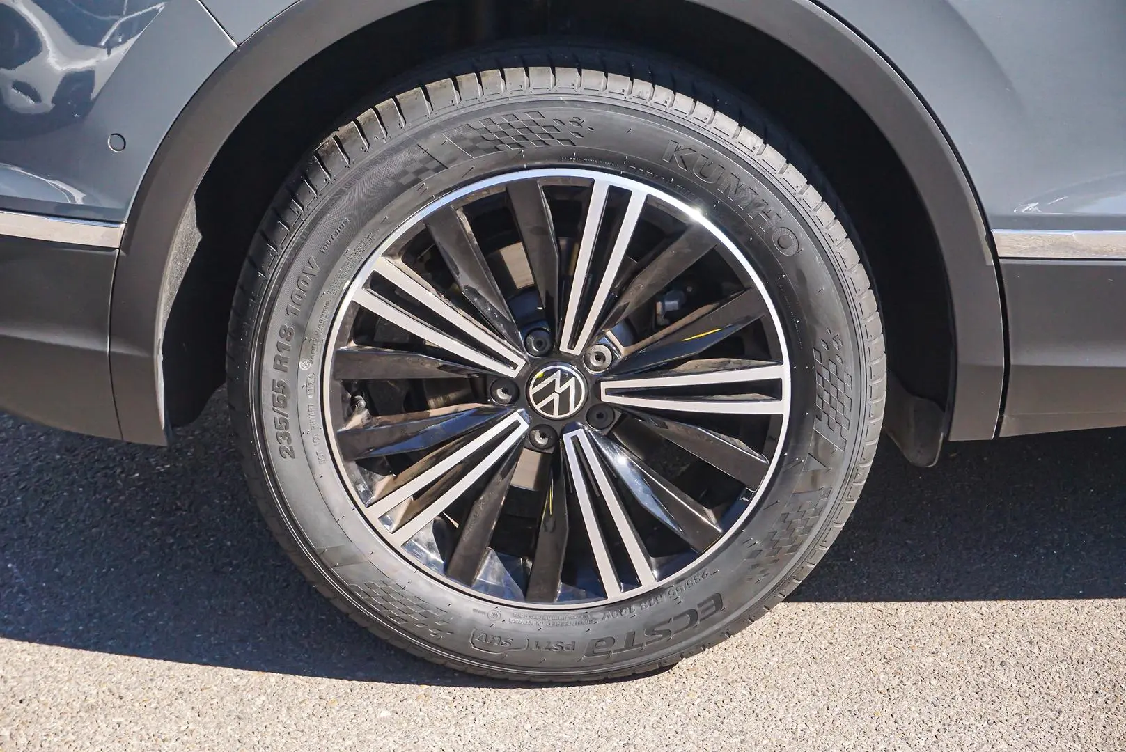 2022 Volkswagen Tiguan Gallery Image 12
