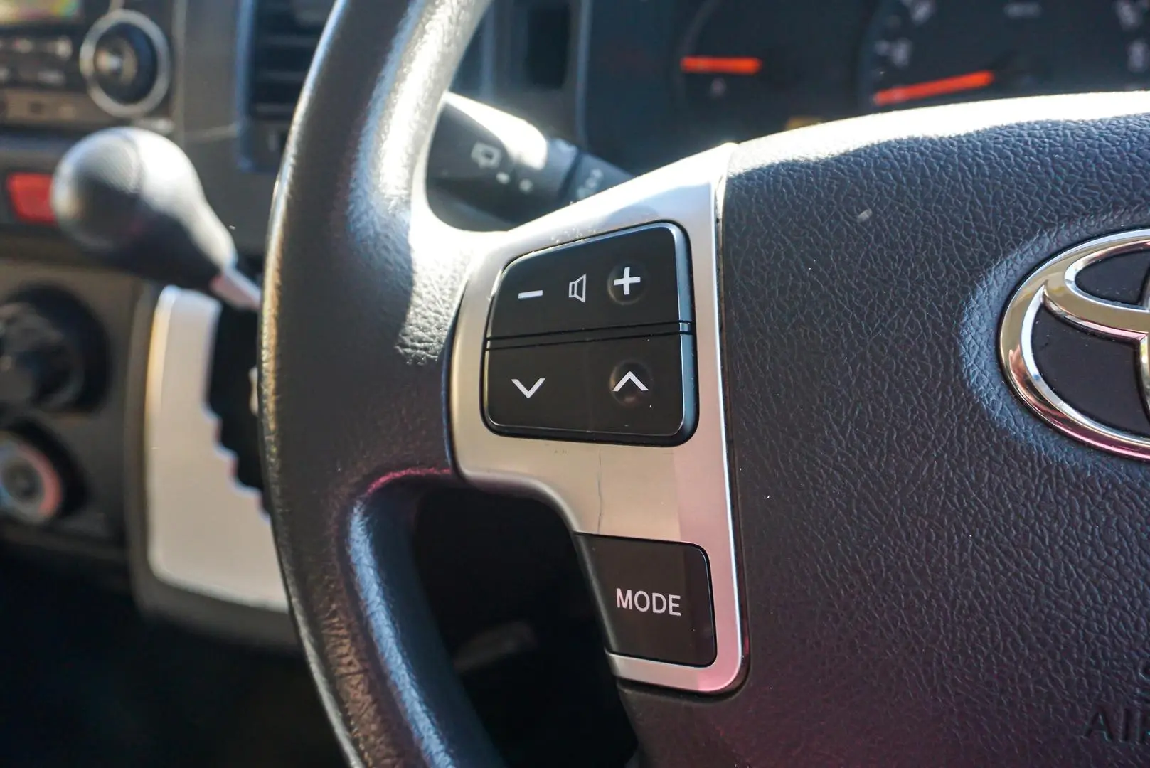2016 Toyota Hiace Gallery Image 16