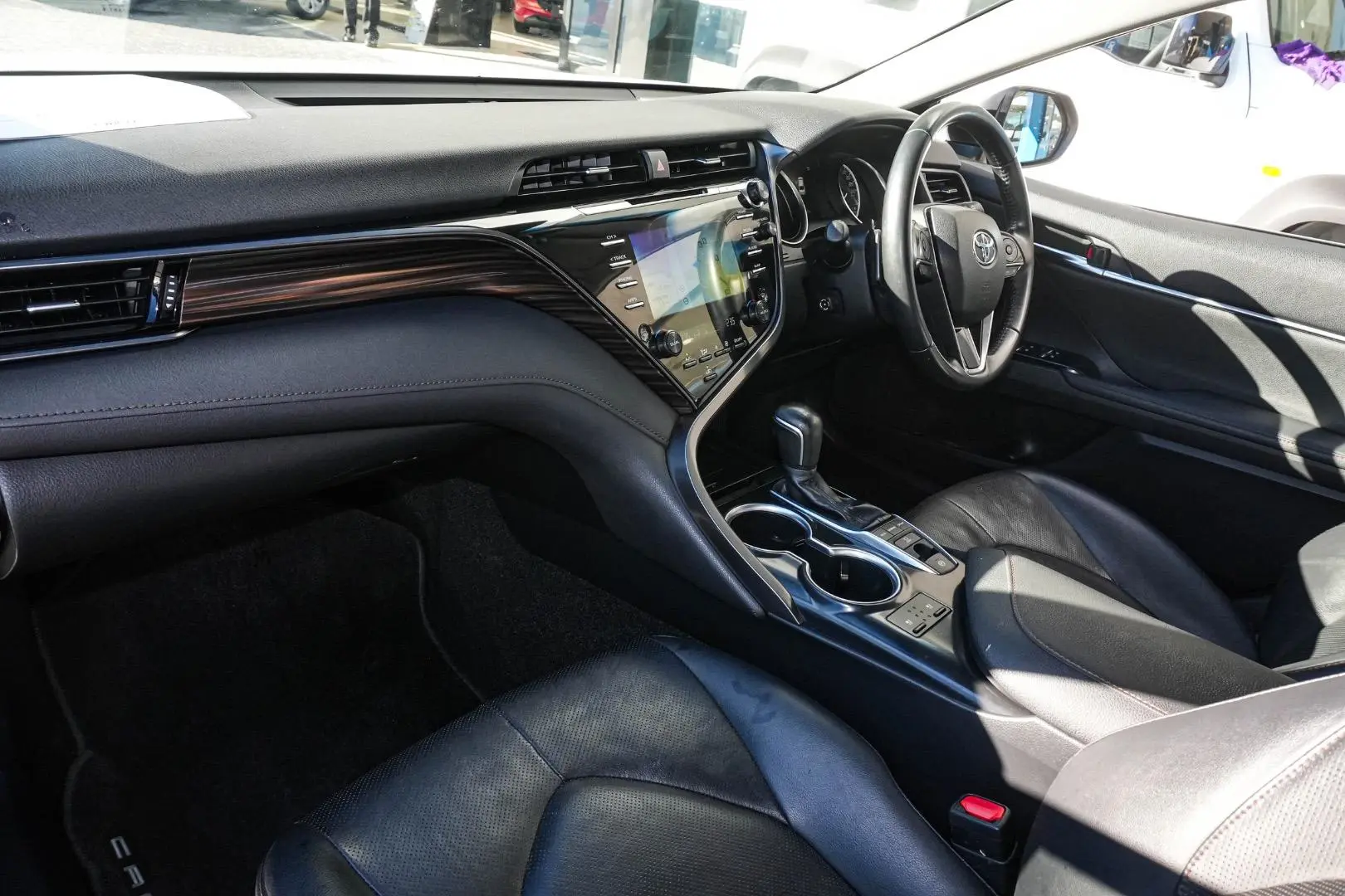 2019 Toyota Camry Gallery Image 10