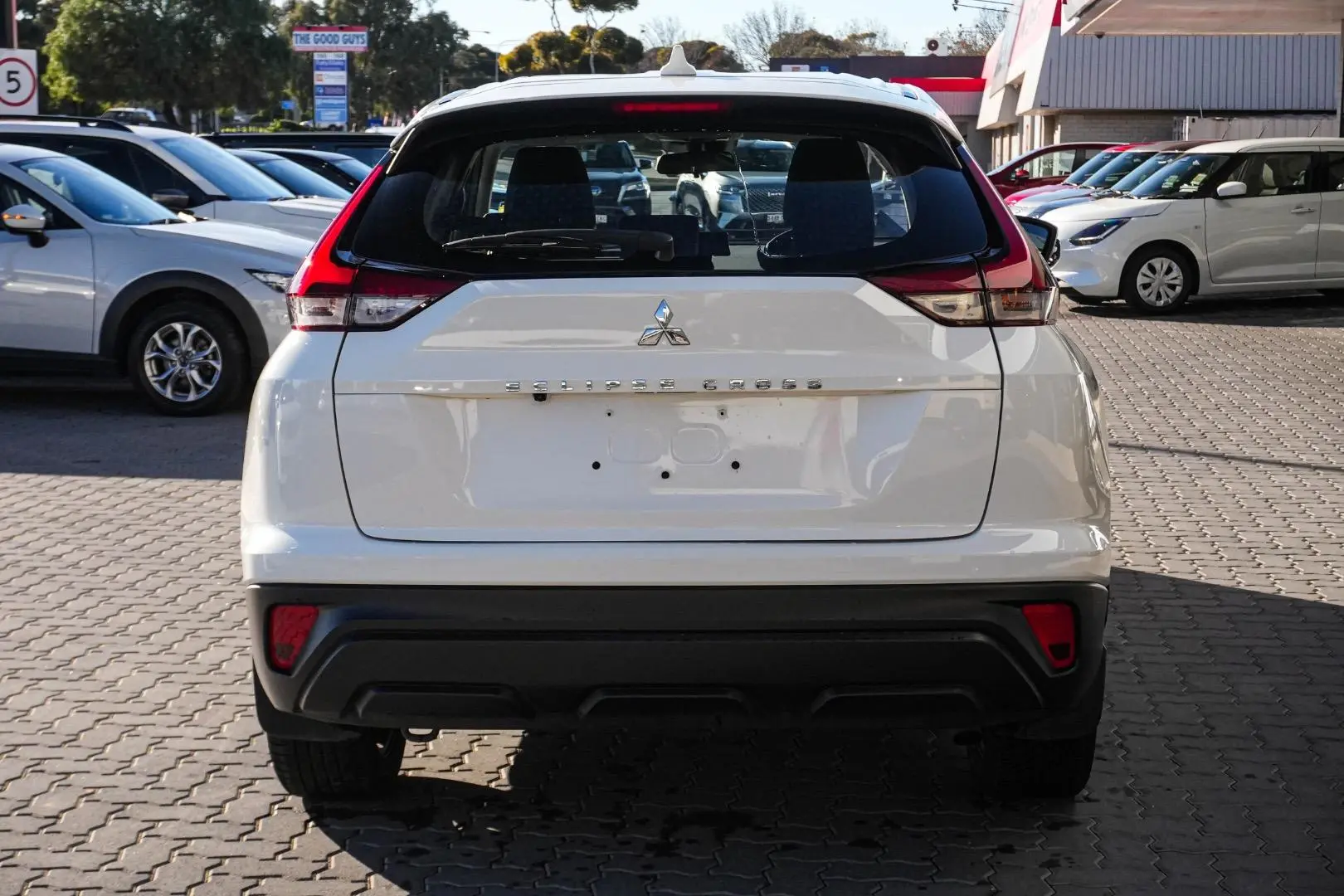 2022 Mitsubishi Eclipse Cross Gallery Image 6
