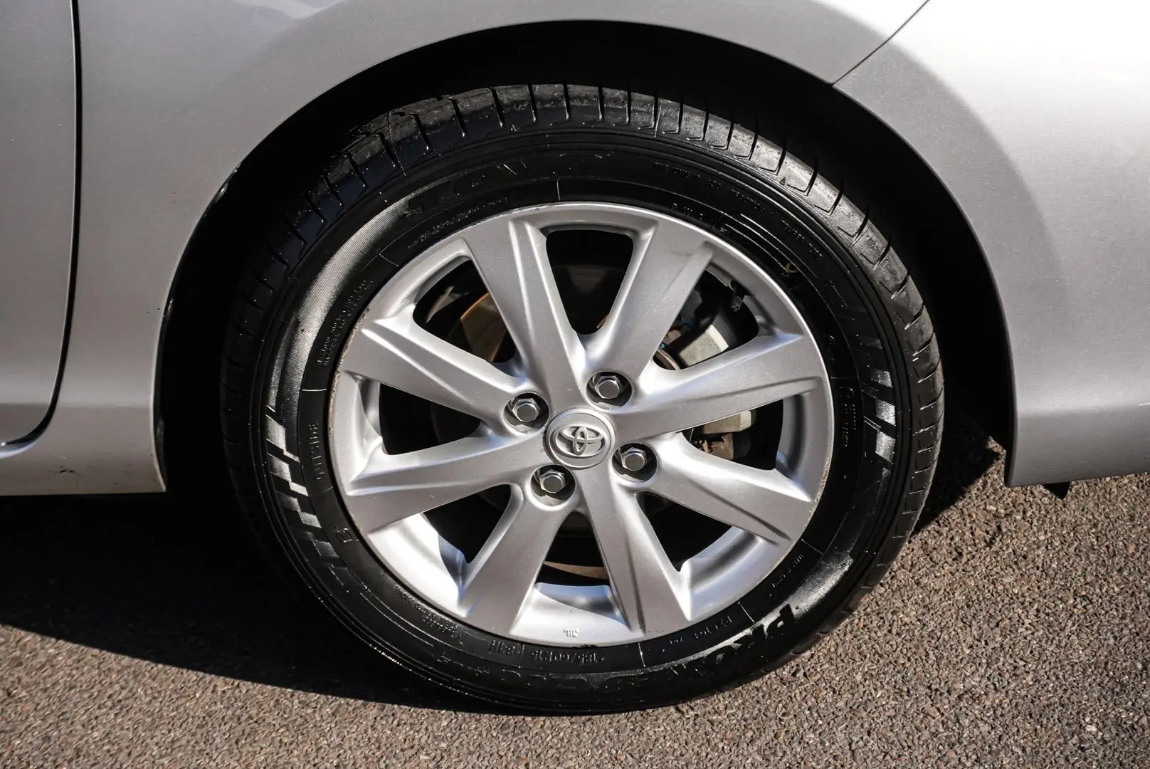 2012 Toyota Prius C Gallery Image 12