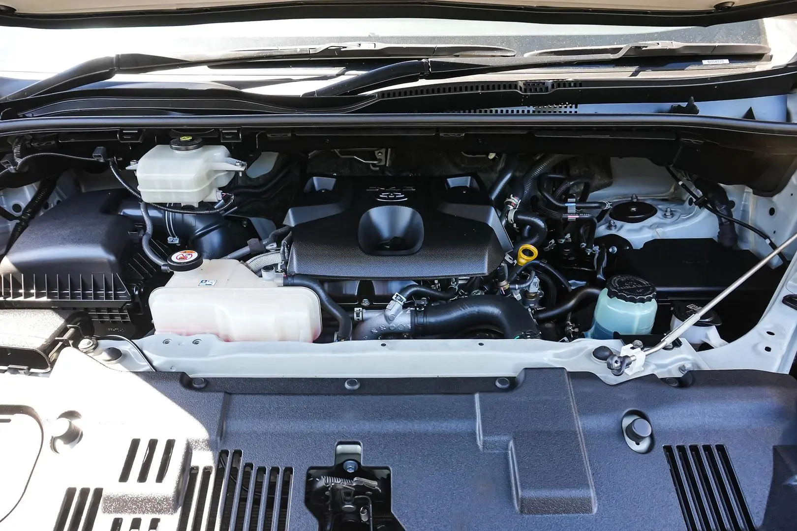 2020 Toyota Hiace Gallery Image 24