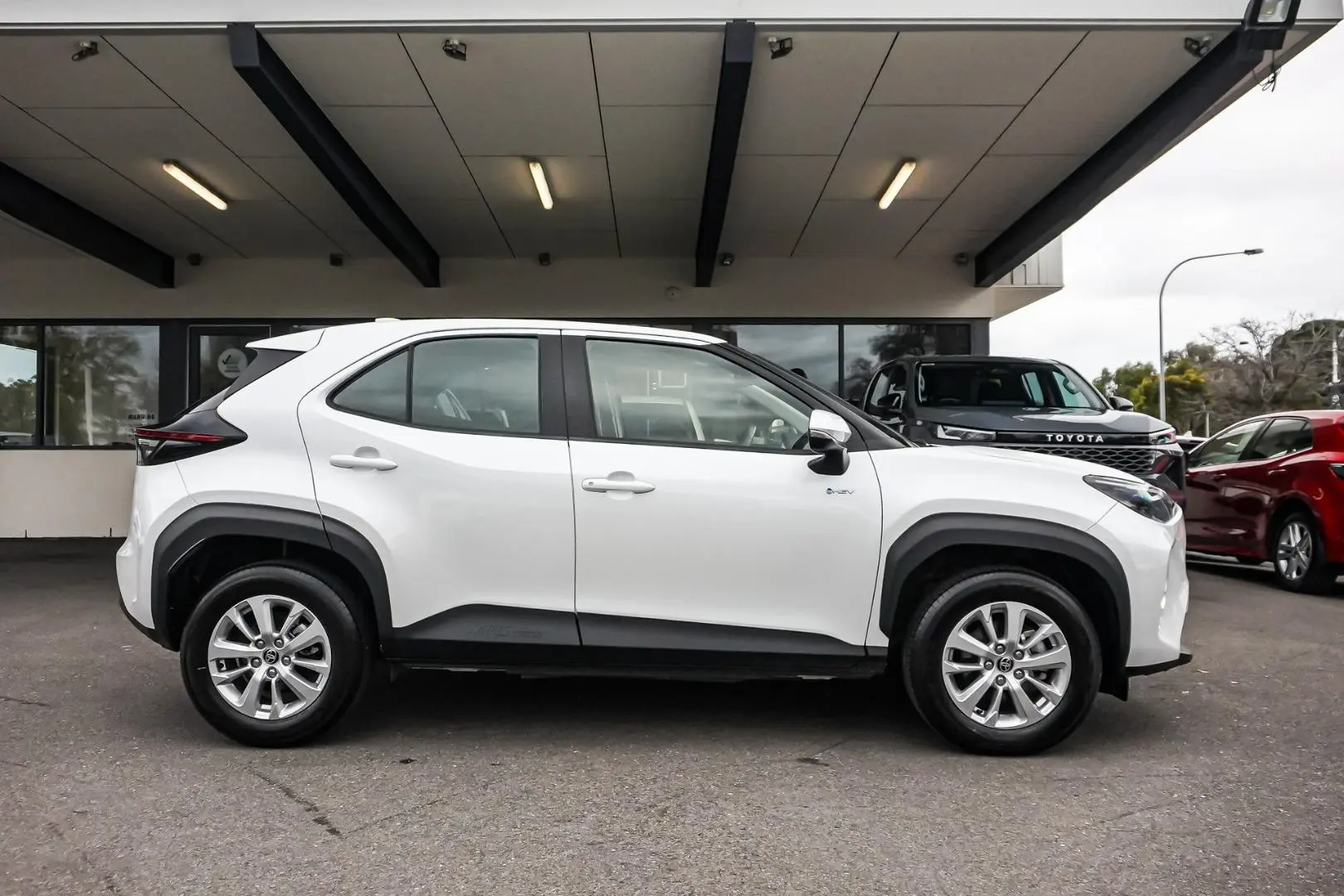 2025 Toyota Yaris Cross Gallery Image 4