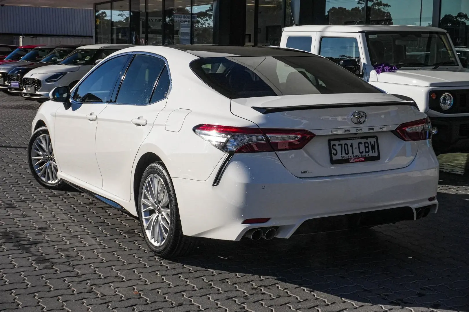 2019 Toyota Camry Gallery Image 3