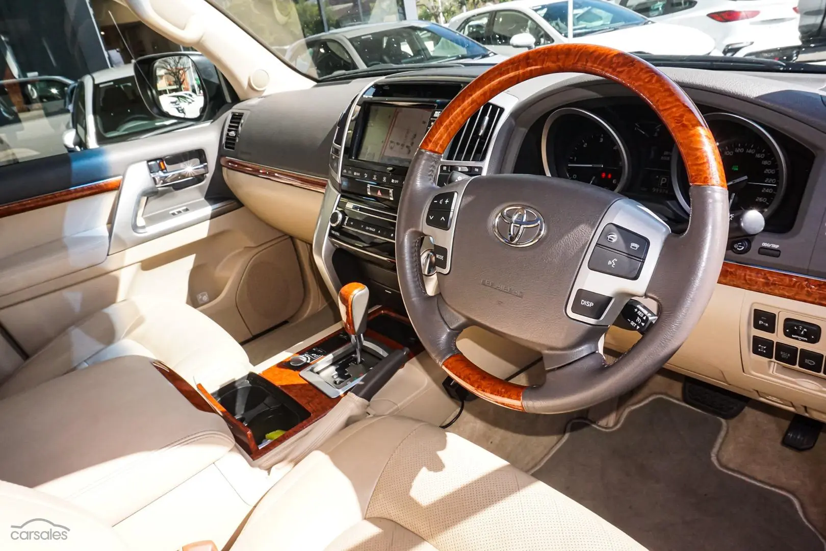 2012 Toyota Landcruiser Image 7