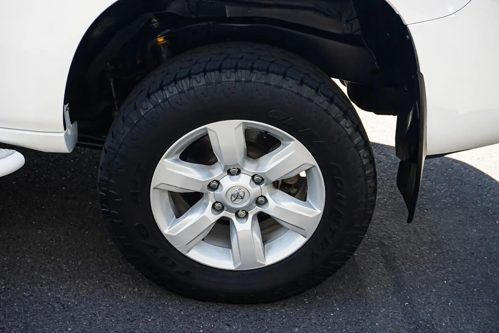 2013 Toyota Landcruiser Prado Gallery Image 17