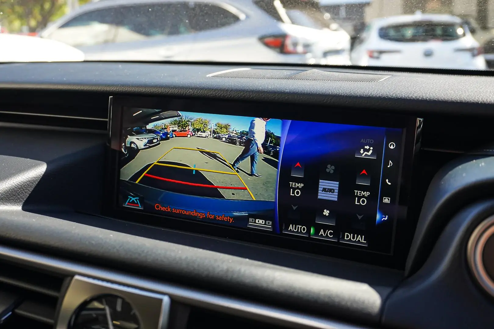 2018 Lexus IS Gallery Image 26