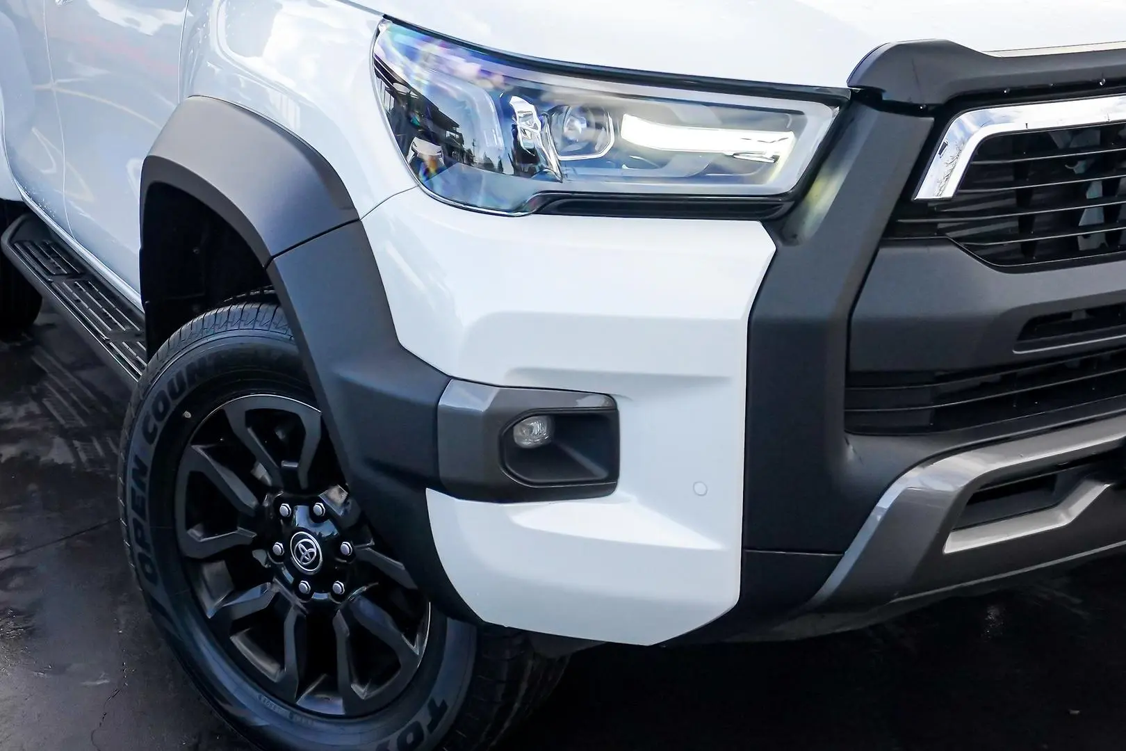 2024 Toyota Hilux Gallery Image 11