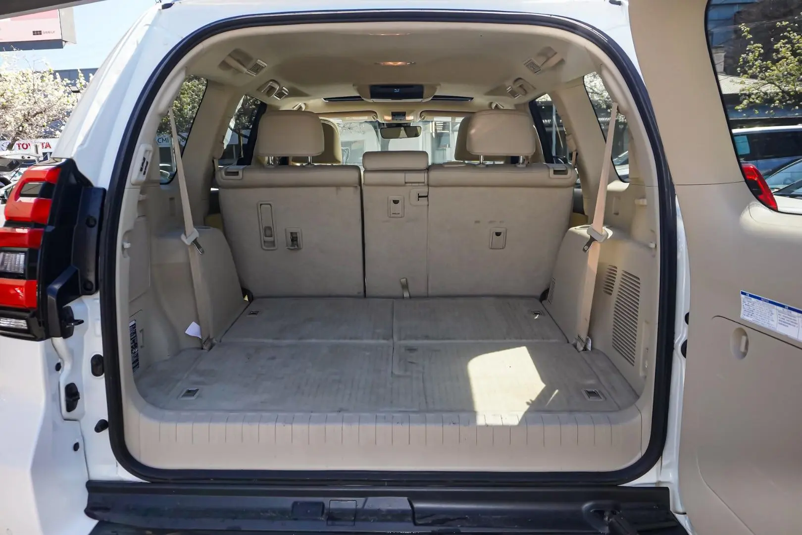 2022 Toyota Landcruiser Prado Gallery Image 10