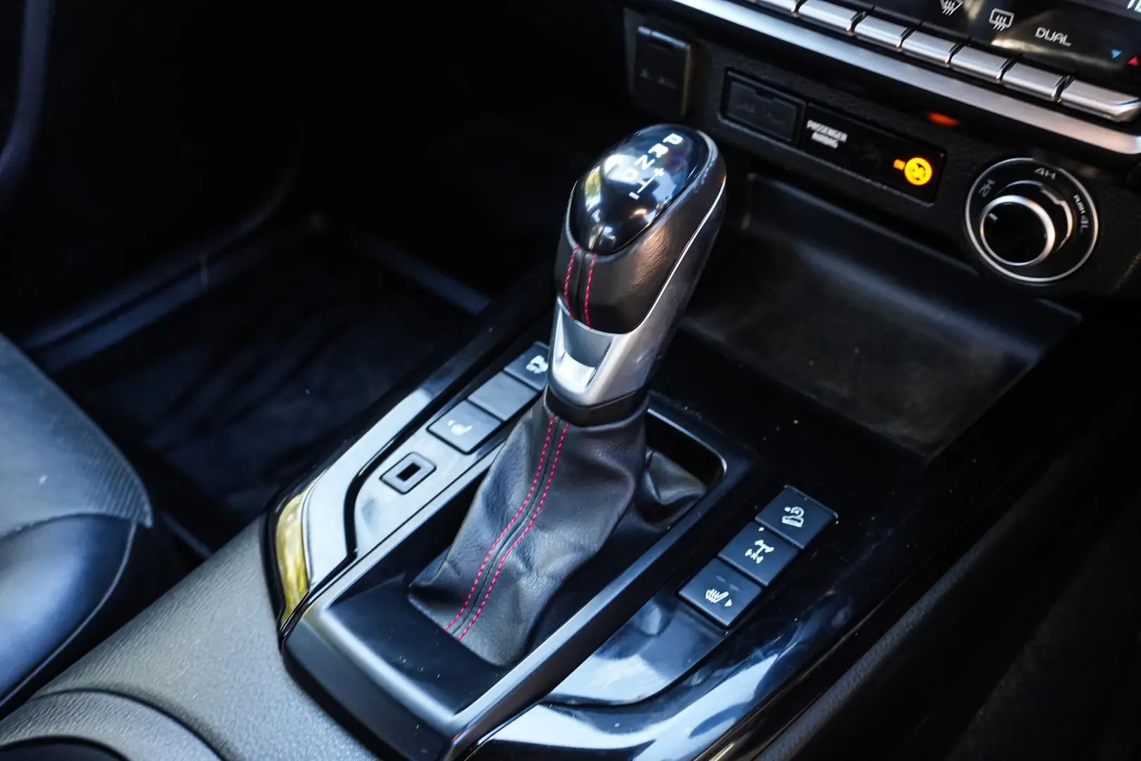 2022 Isuzu D-MAX Gallery Image 16