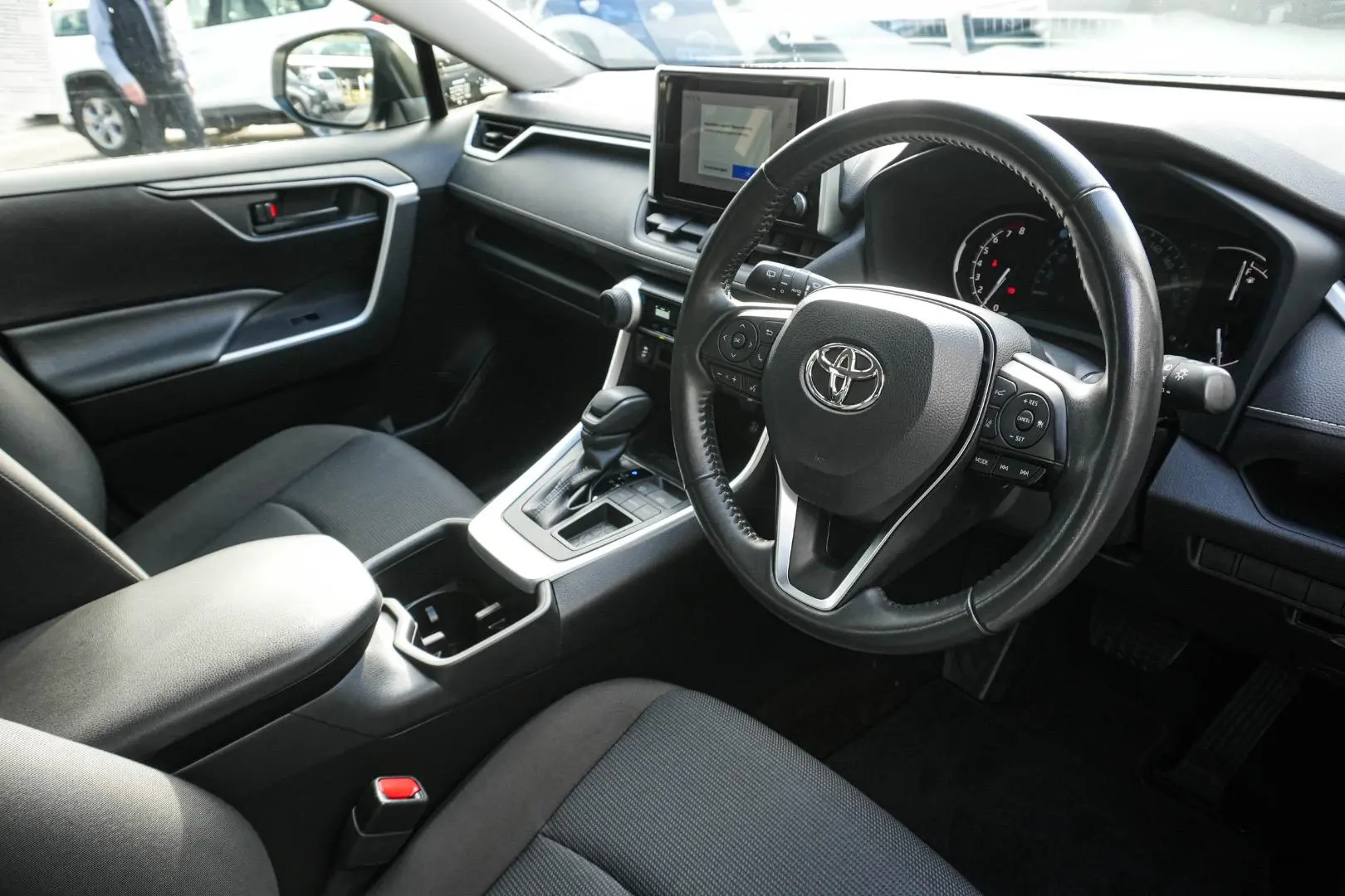 2024 Toyota RAV4 Gallery Image 7