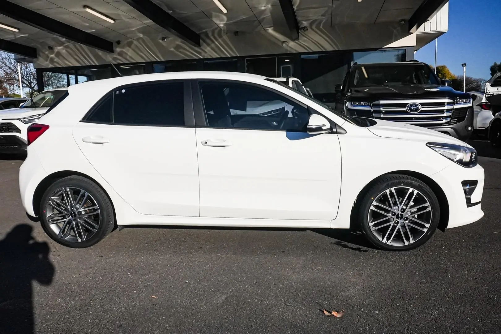 2022 Kia Rio Gallery Image 3