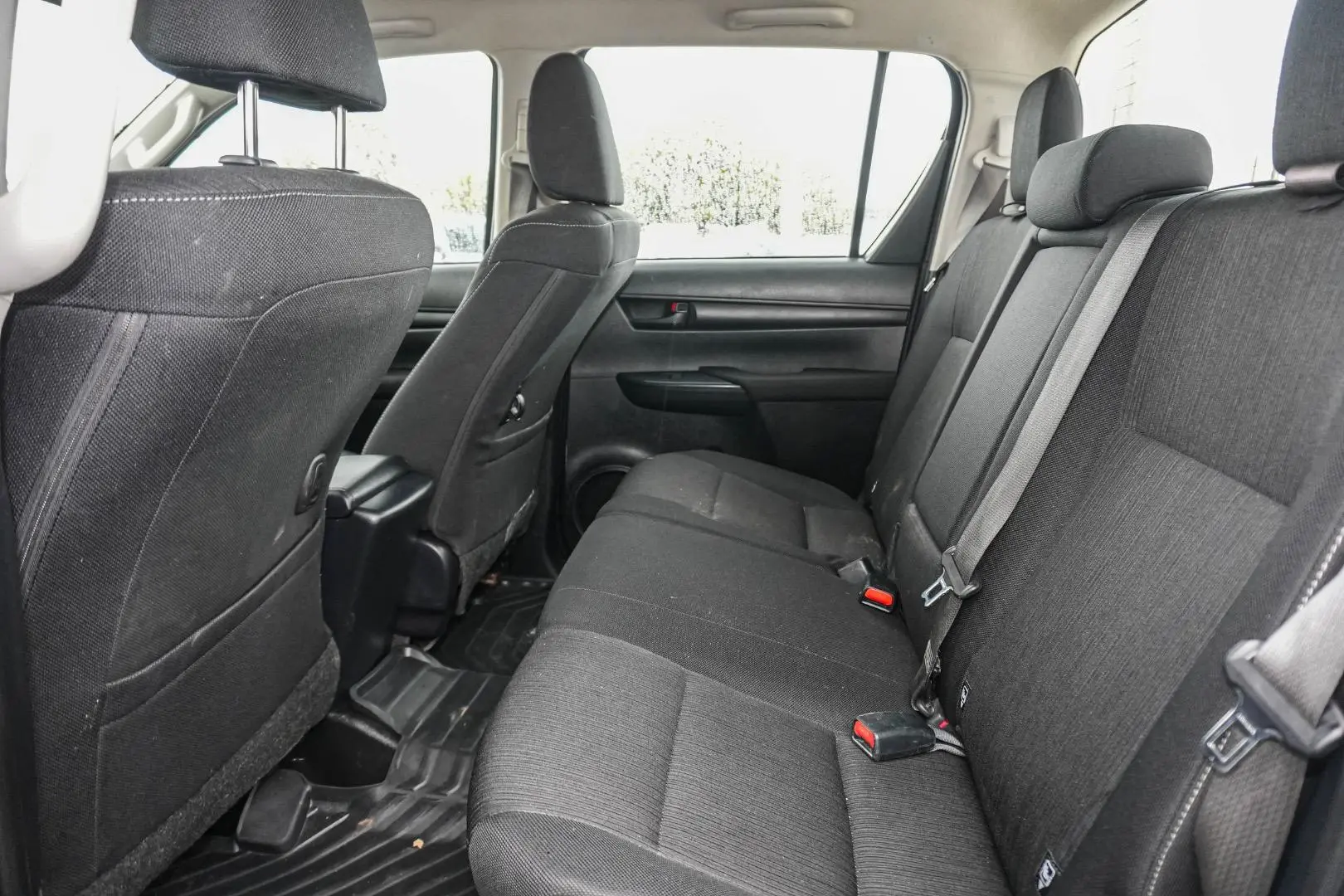 2022 Toyota Hilux Gallery Image 8