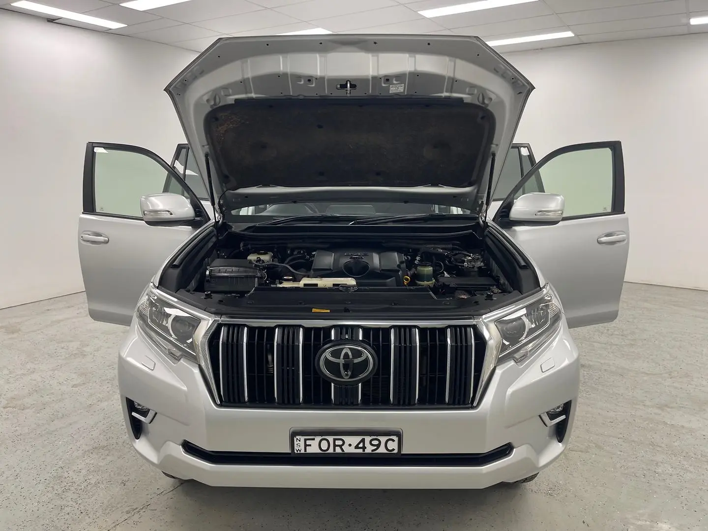 2017 Toyota Landcruiser Prado Gallery Image 14