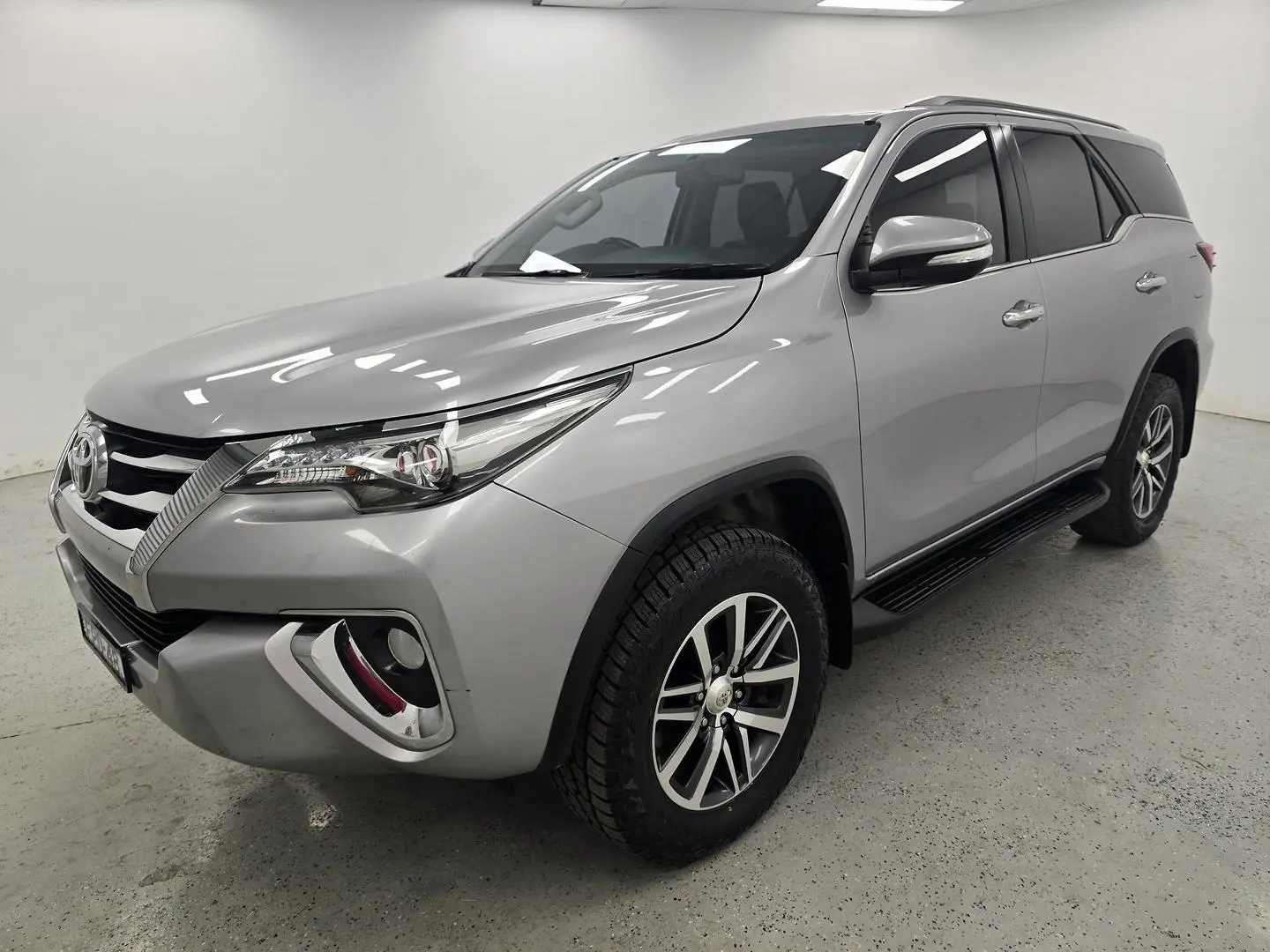 2017 Toyota Fortuner Gallery Image 7