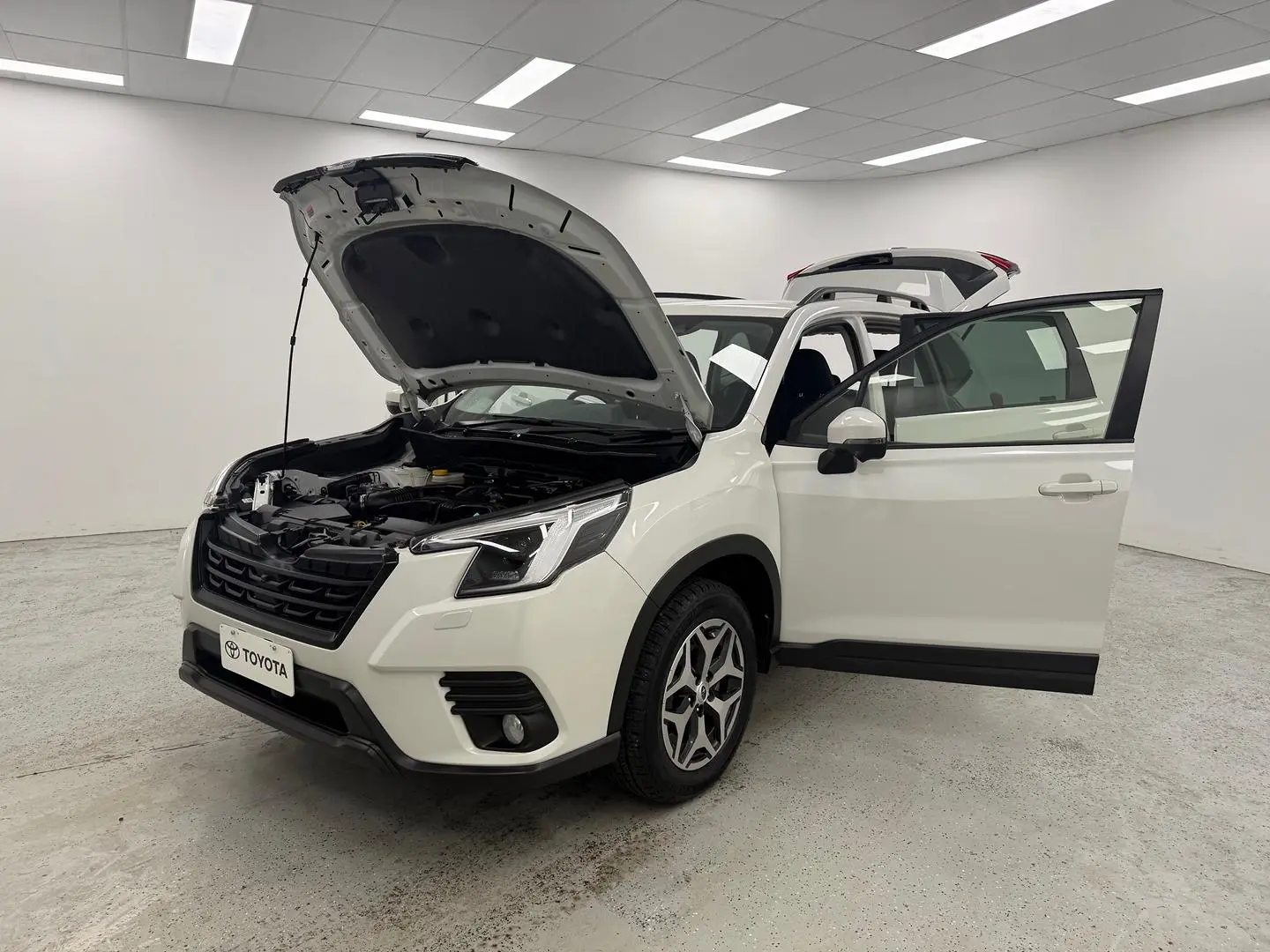 2023 Subaru Forester Gallery Image 8
