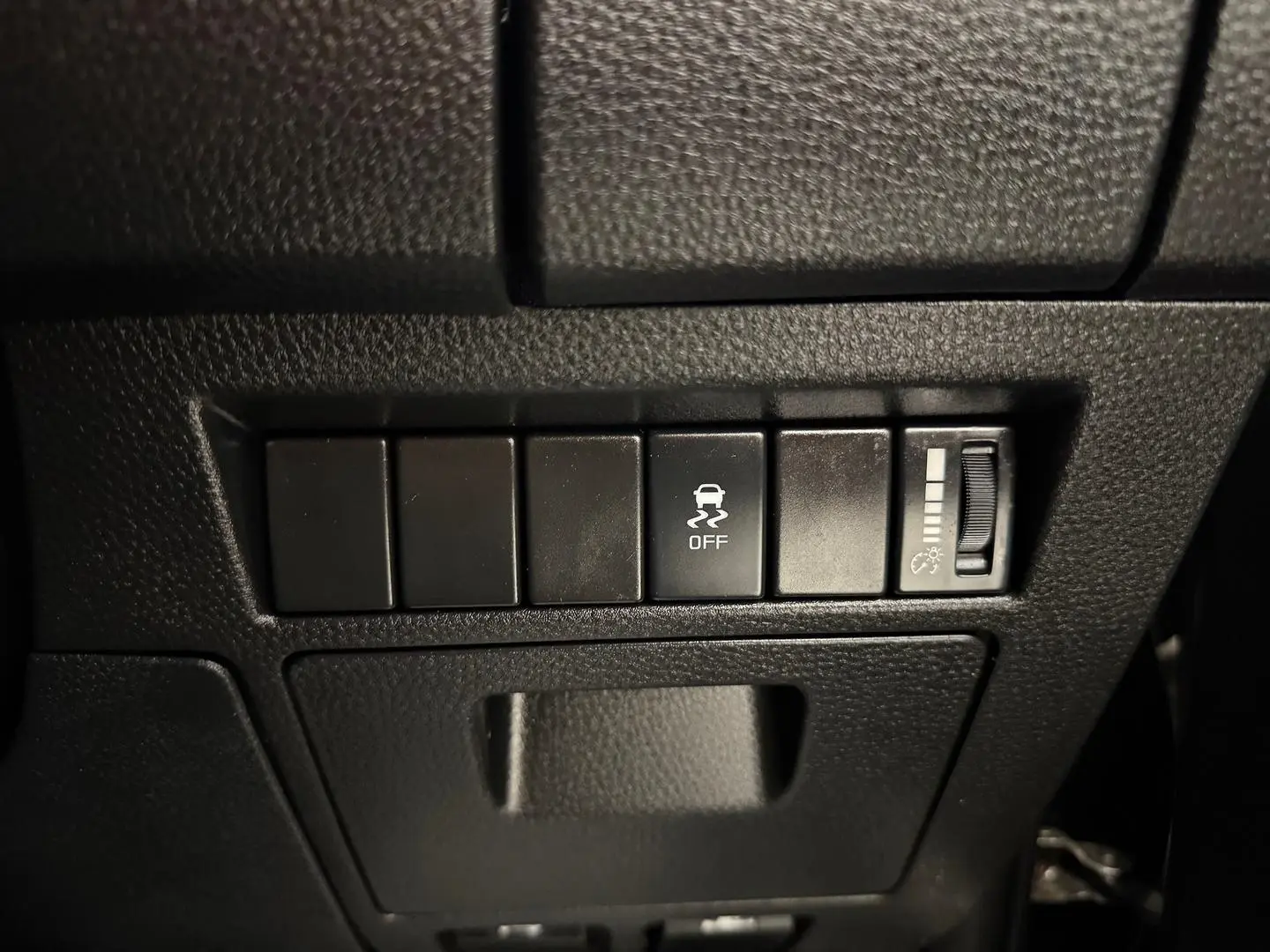 2022 Isuzu D-MAX Gallery Image 30