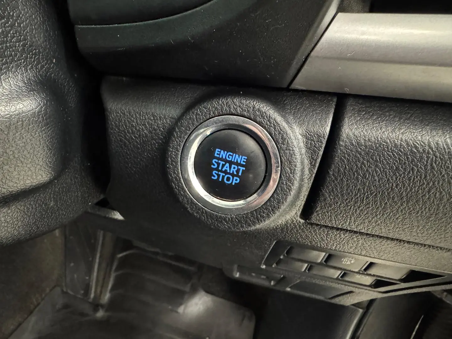 2020 Toyota Hilux Gallery Image 18