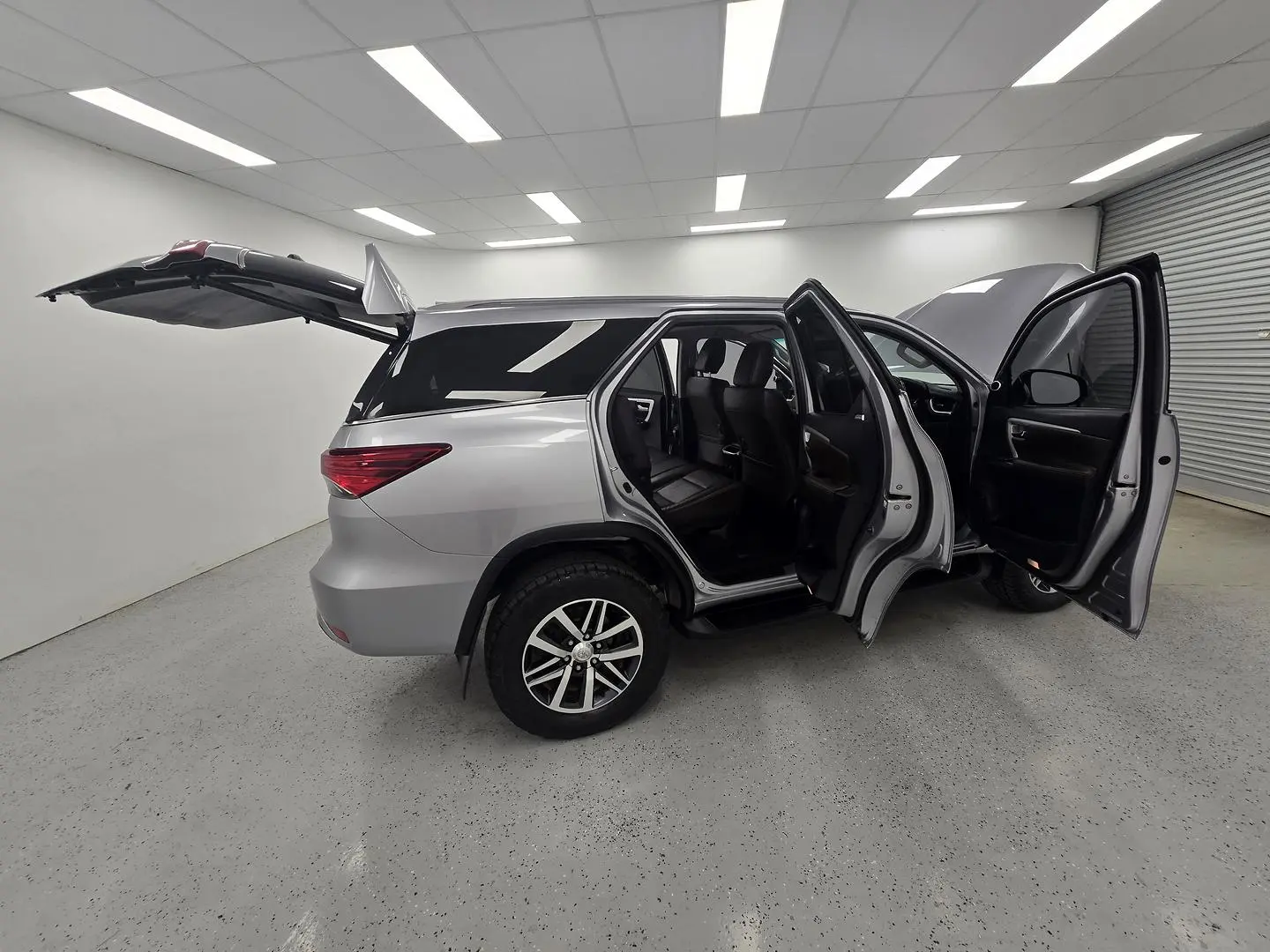 2017 Toyota Fortuner Gallery Image 10