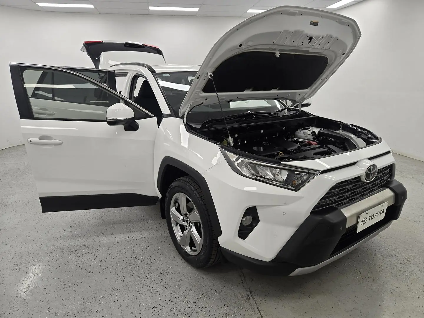 2021 Toyota RAV4 Gallery Image 8