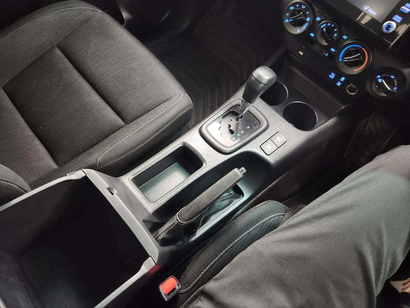 2021 Toyota Hilux Gallery Image 31