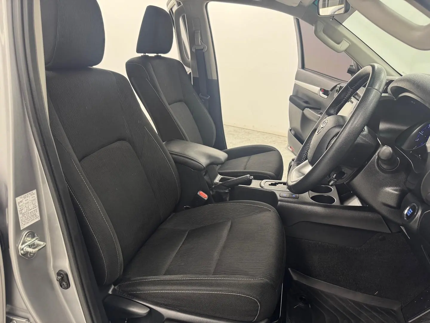 2020 Toyota Hilux Gallery Image 25