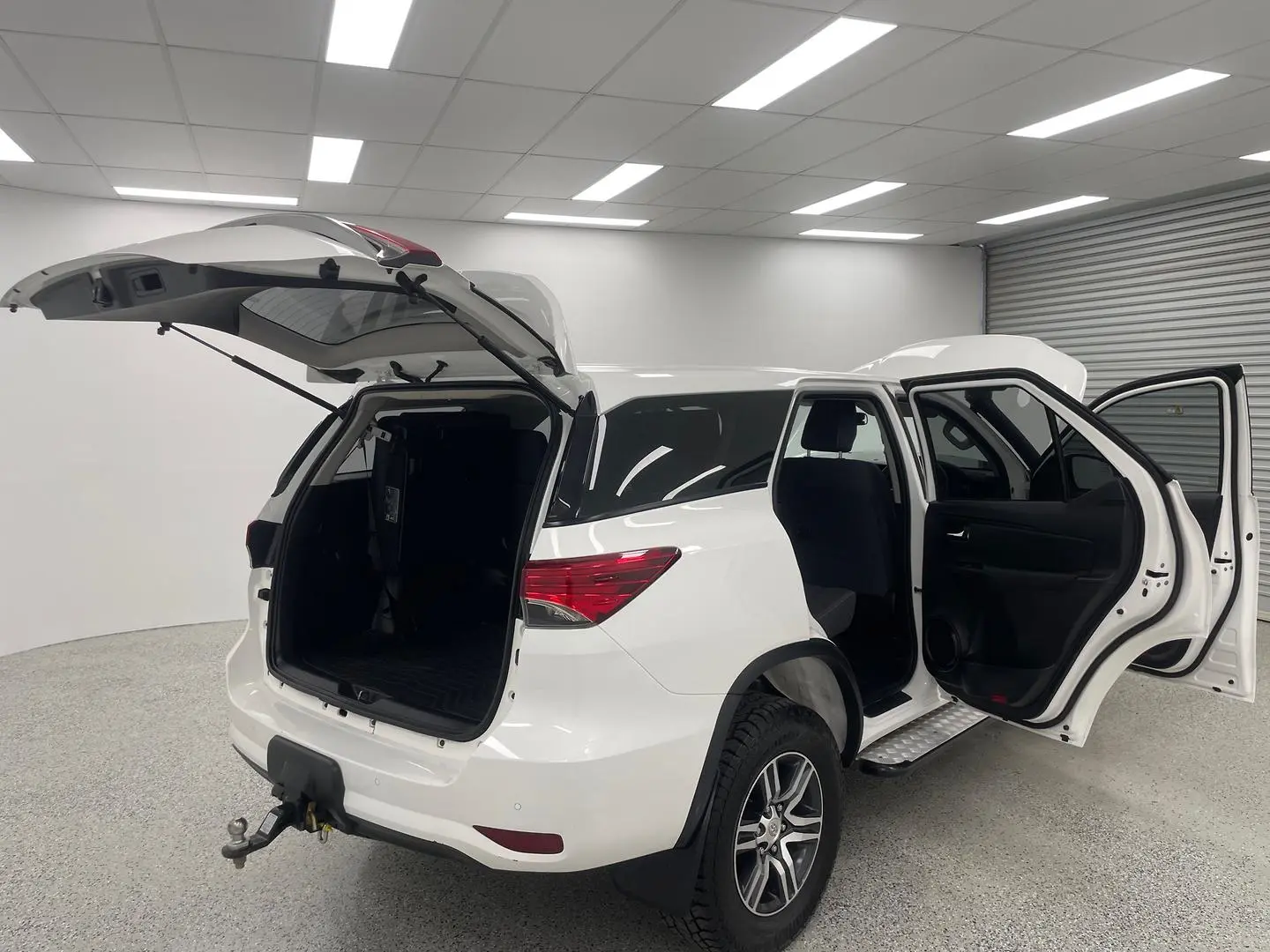 2020 Toyota Fortuner Gallery Image 12