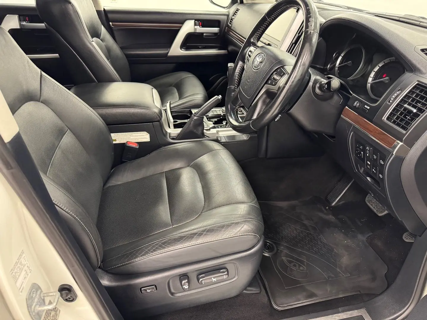2020 Toyota Landcruiser Gallery Image 21