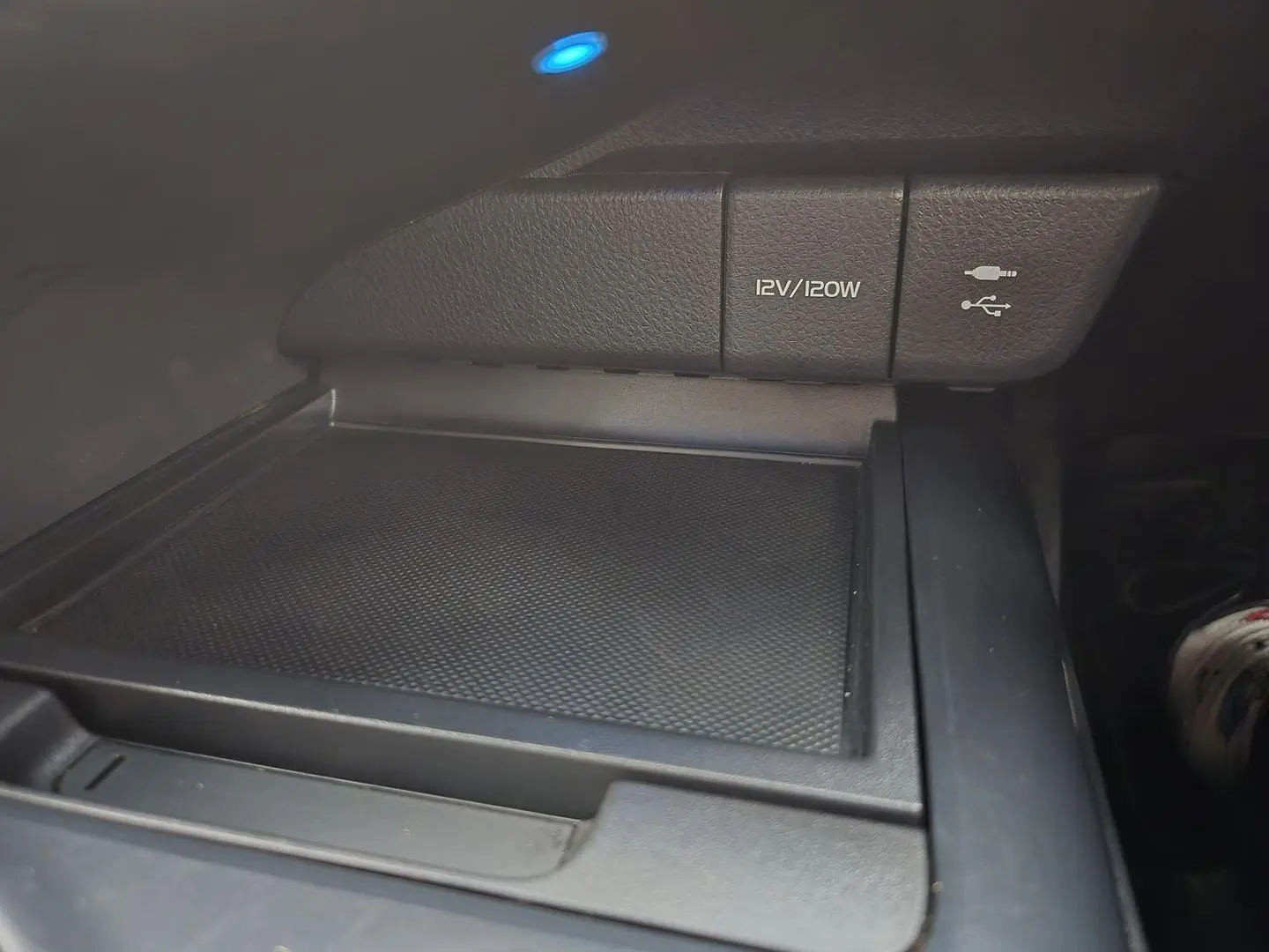 2019 Toyota Camry Gallery Image 31