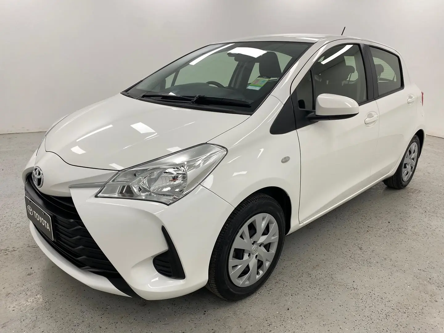 2019 Toyota Yaris Gallery Image 7