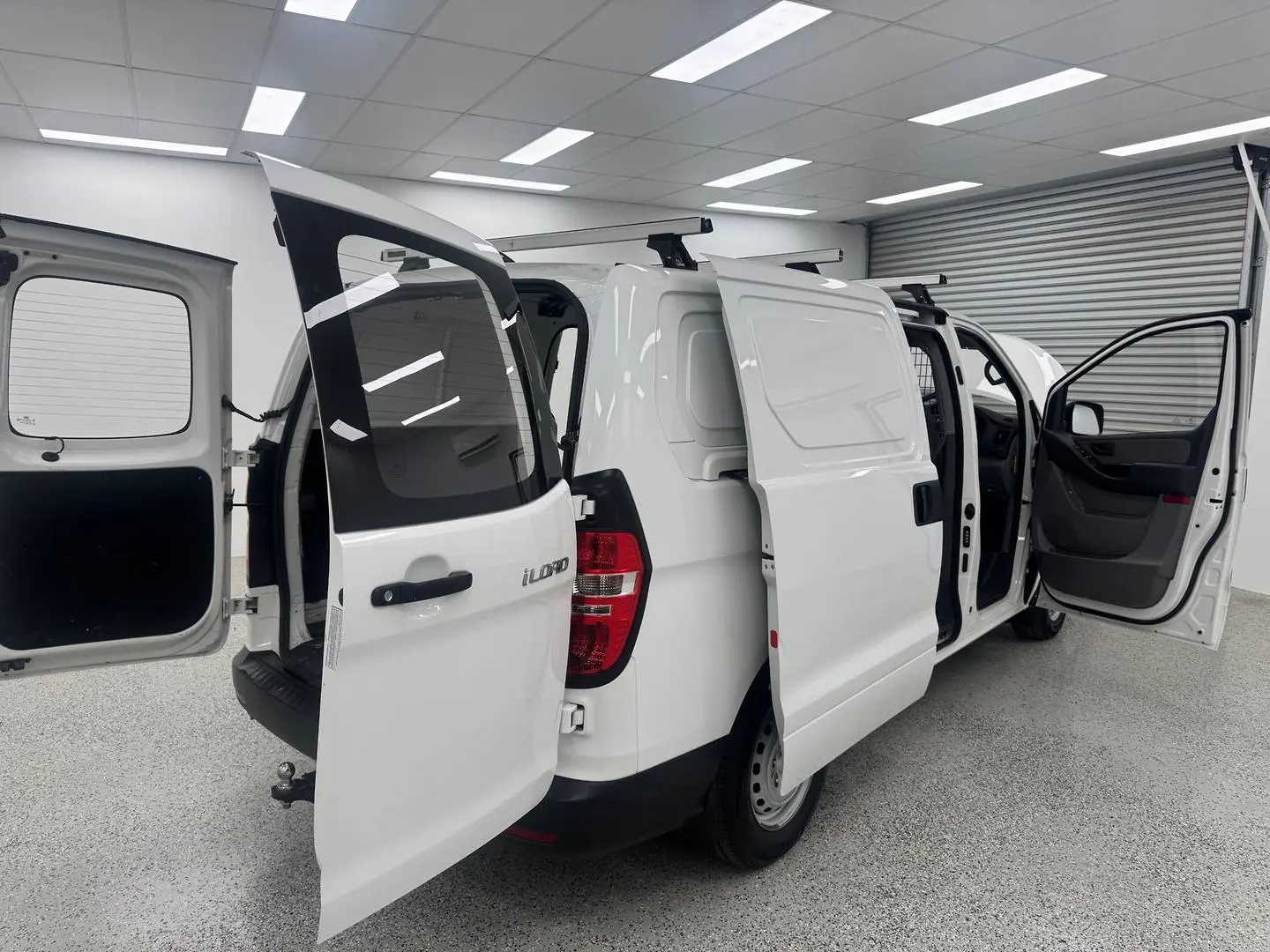 2020 Hyundai iLoad Gallery Image 9