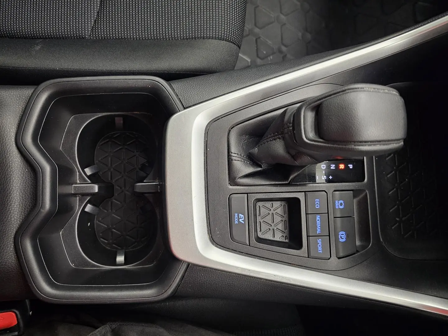 2022 Toyota RAV4 Gallery Image 33