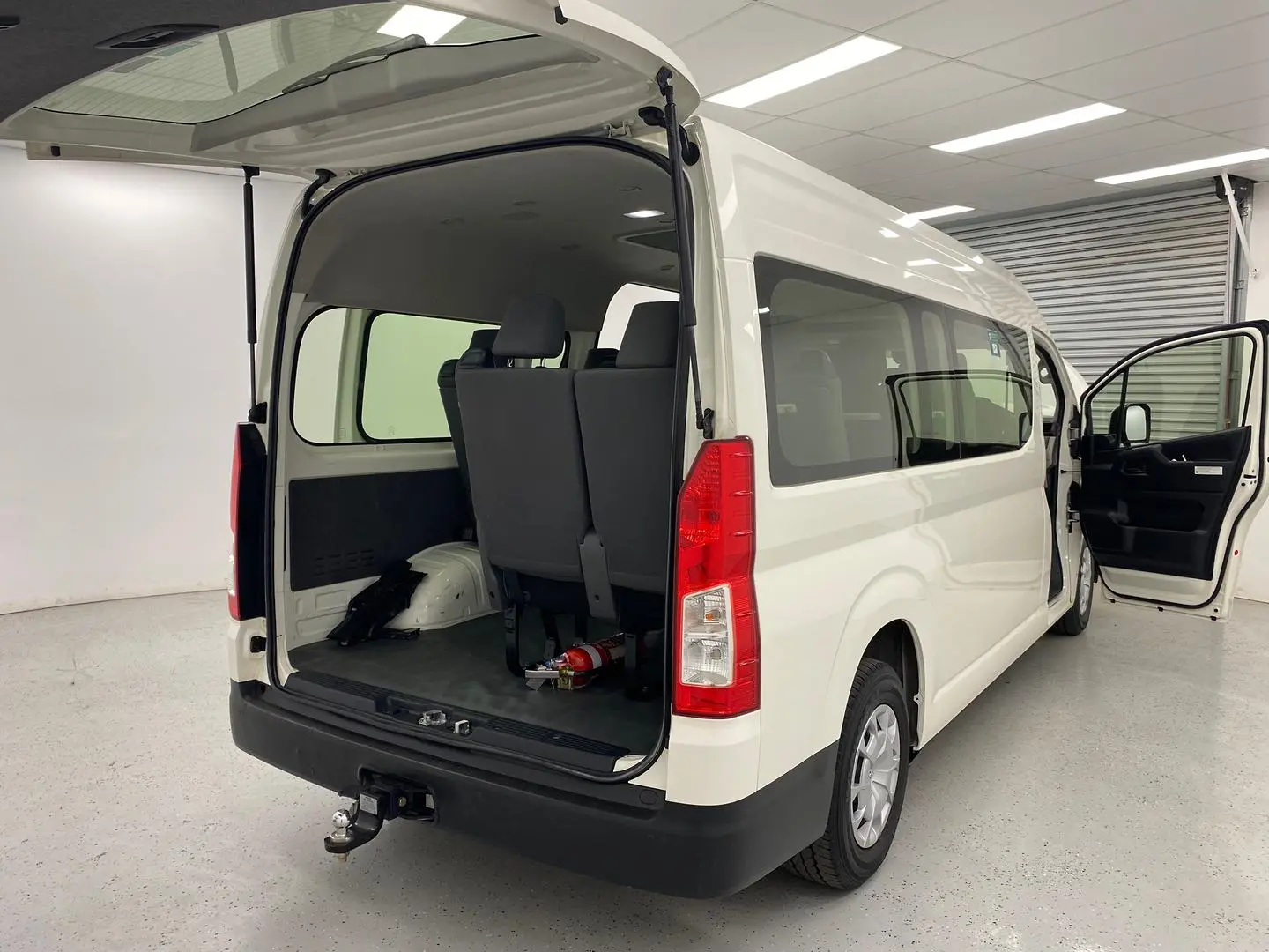 2021 Toyota Hiace Gallery Image 10