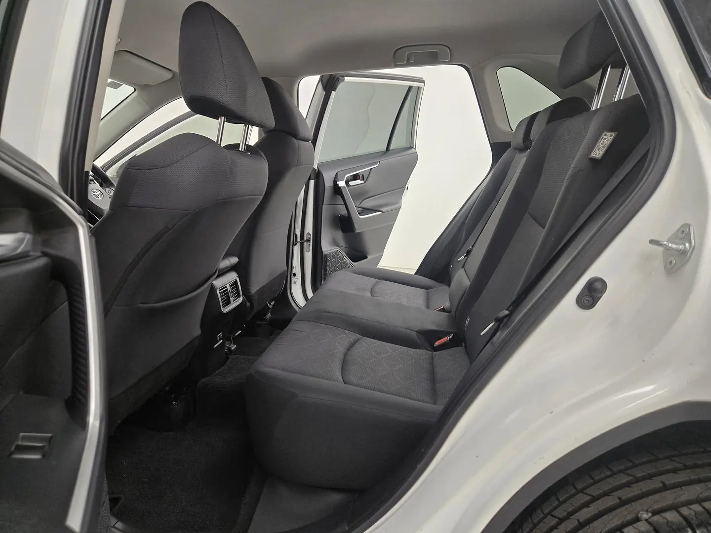 2021 Toyota RAV4 Gallery Image 19