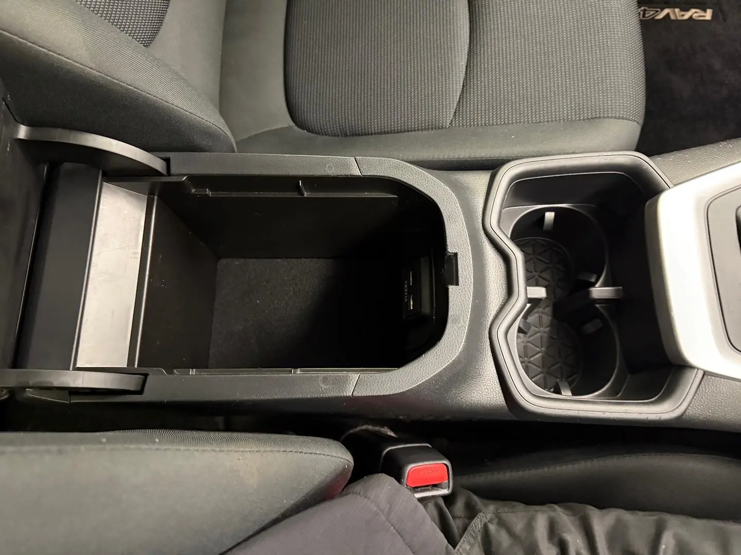 2022 Toyota RAV4 Gallery Image 34