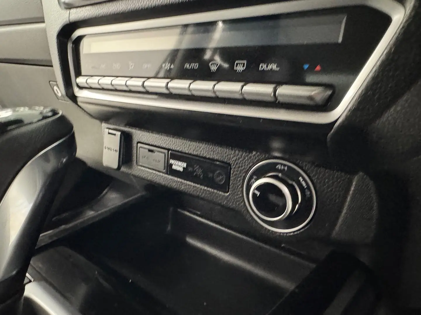 2024 Isuzu D-MAX Gallery Image 18
