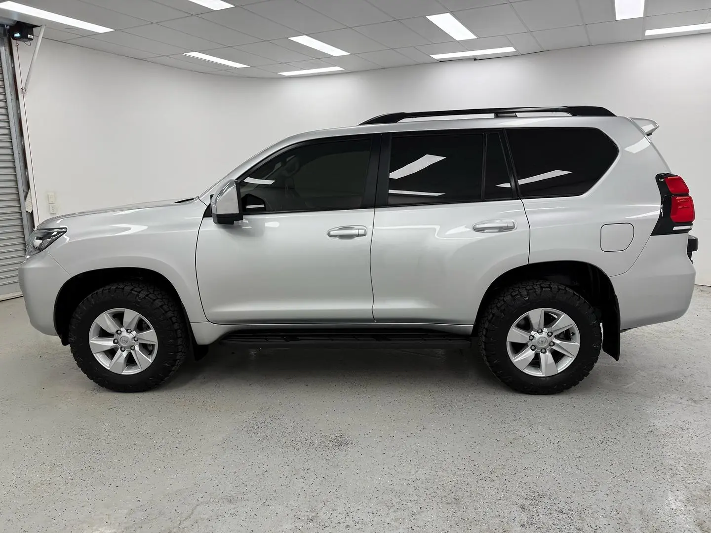 2022 Toyota Landcruiser Prado Gallery Image 6
