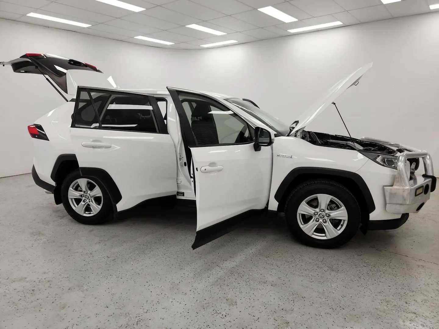 2019 Toyota RAV4 Gallery Image 9