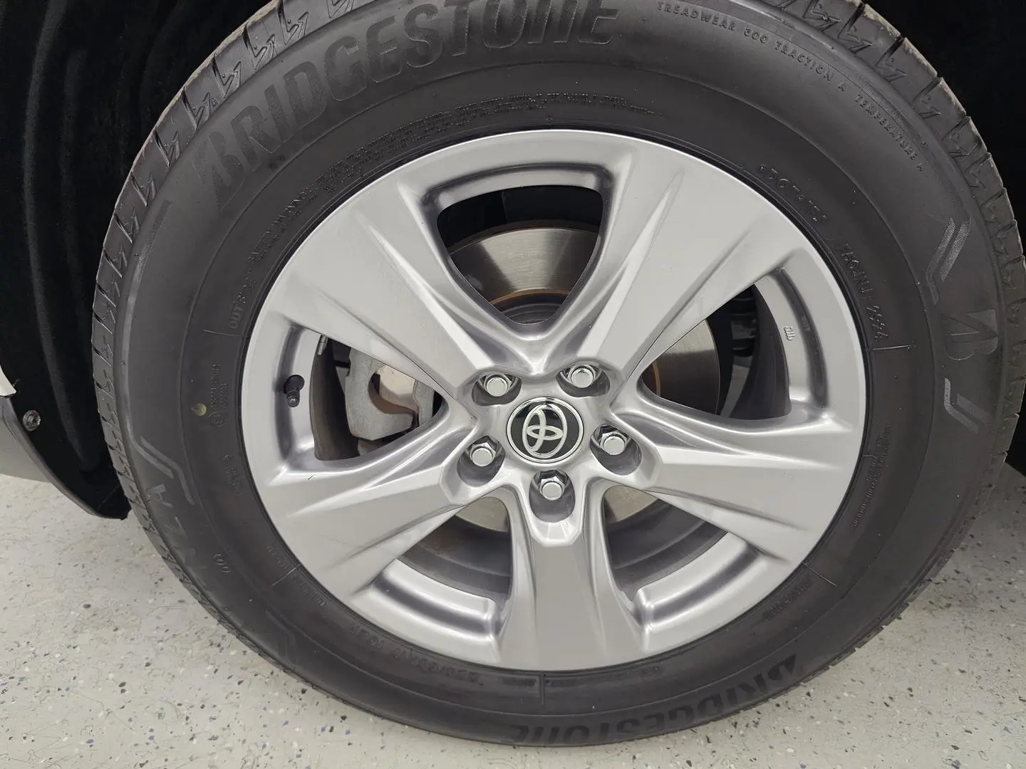 2022 Toyota RAV4 Gallery Image 9