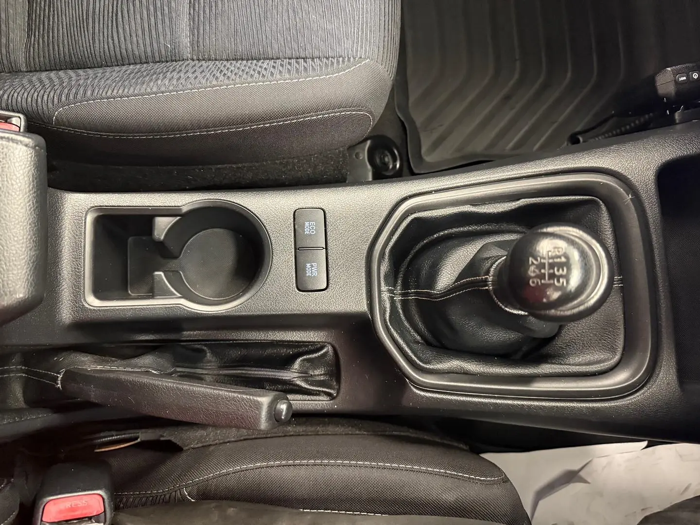 2016 Toyota Hilux Gallery Image 33