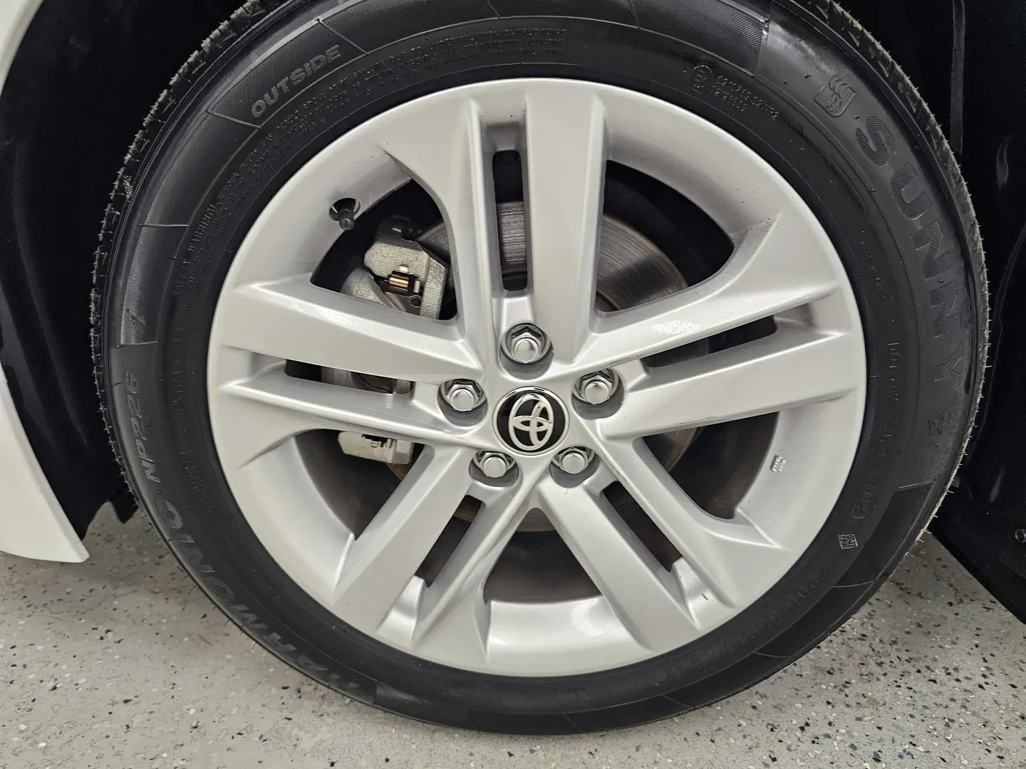 2019 Toyota Corolla Gallery Image 9