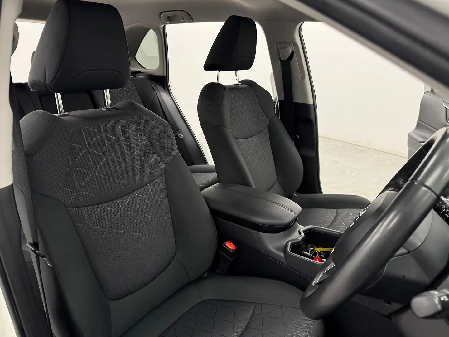 2022 Toyota RAV4 Gallery Image 24