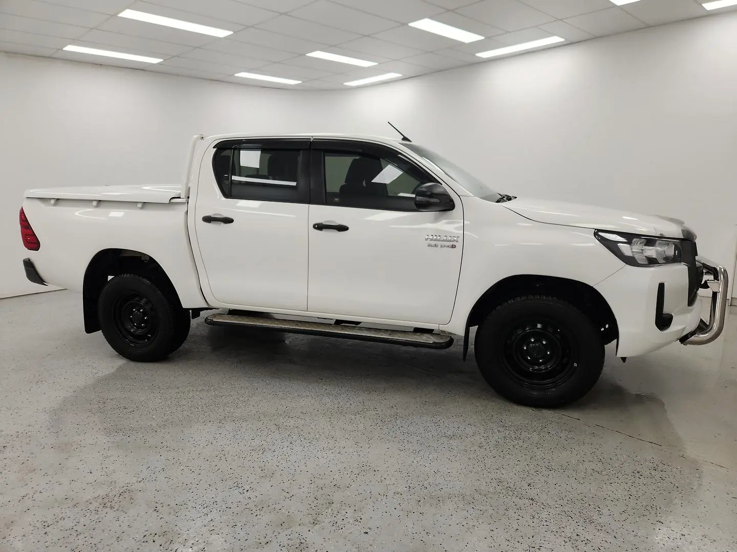 2021 Toyota Hilux Gallery Image 2