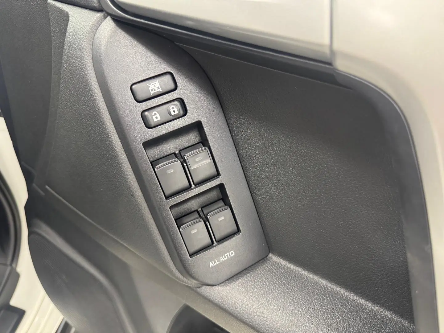 2024 Toyota Landcruiser Prado Gallery Image 15