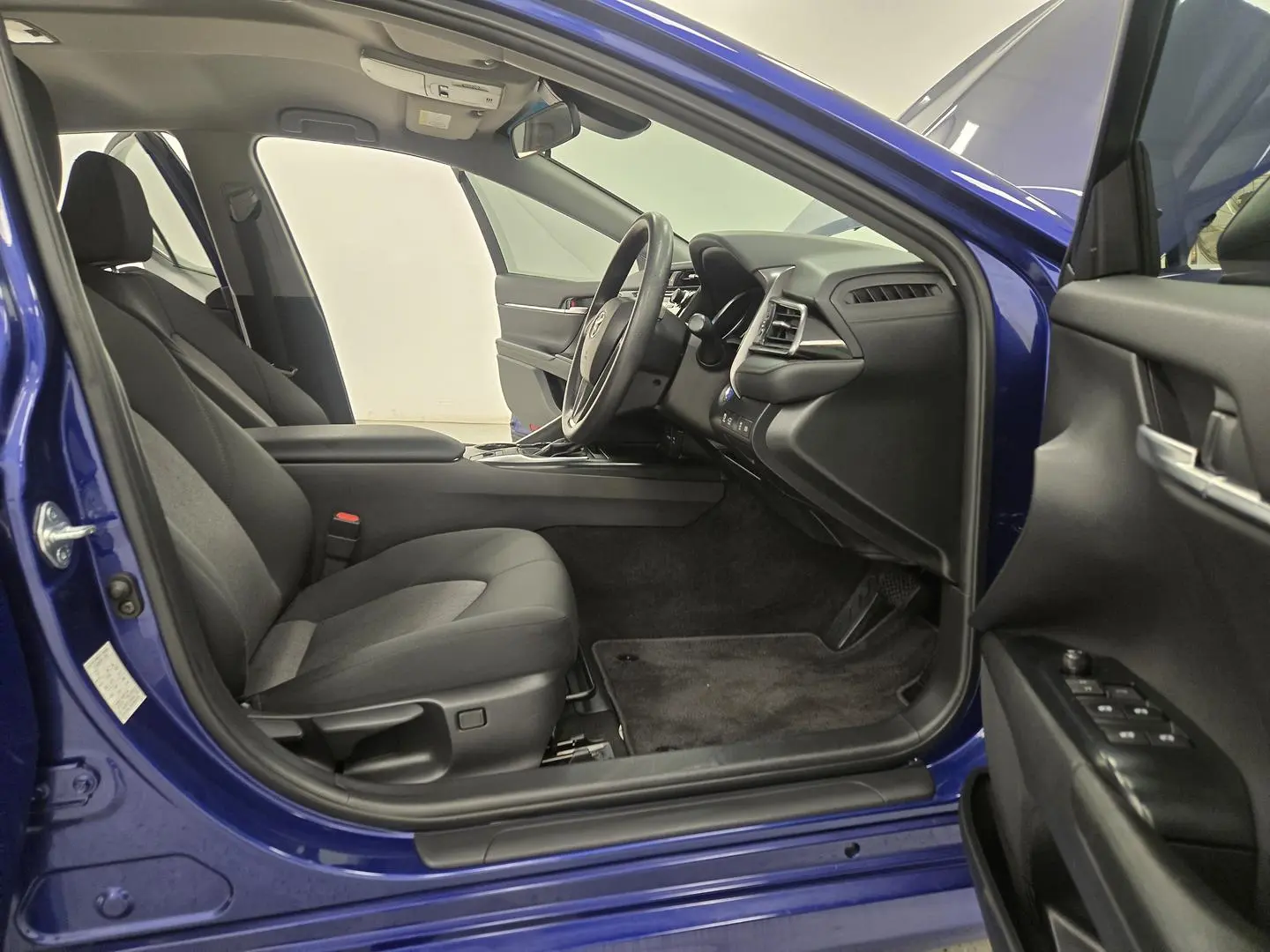 2020 Toyota Camry Gallery Image 22