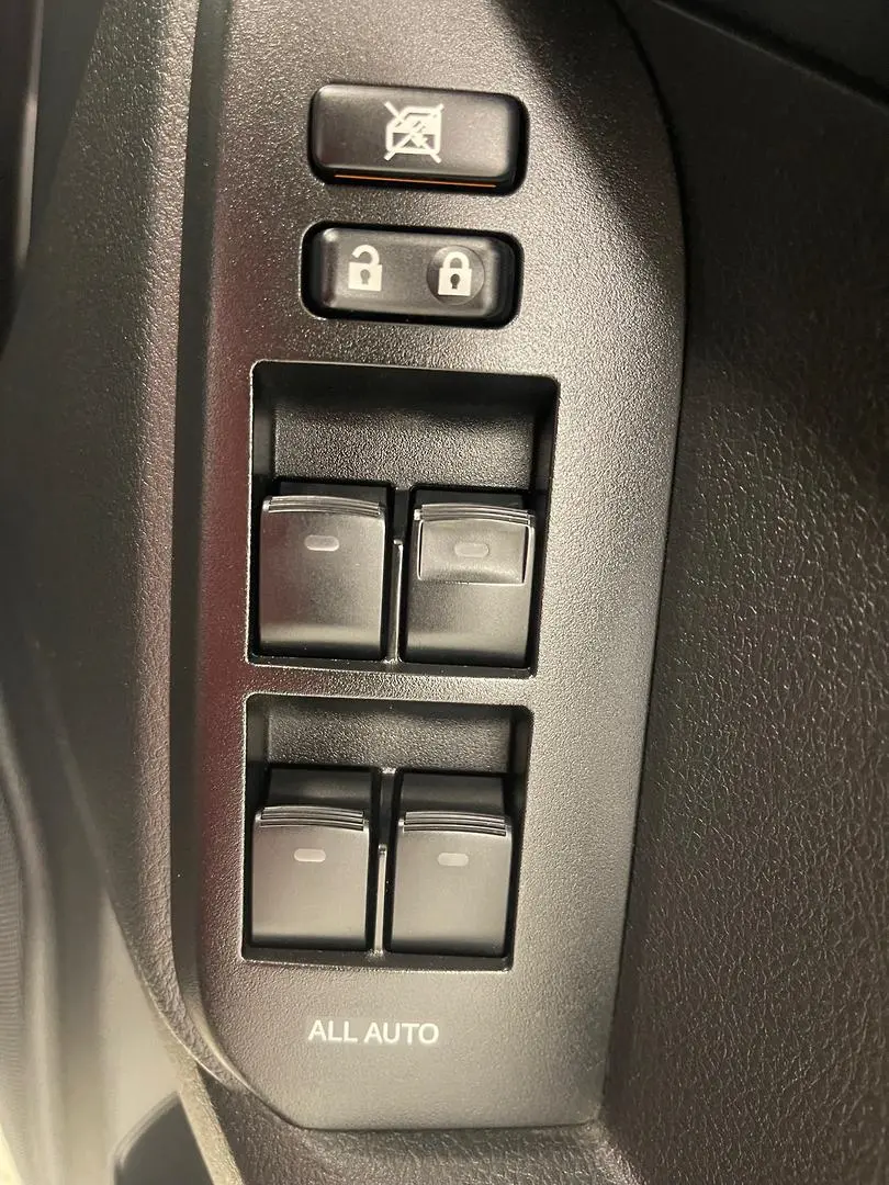 2022 Toyota Landcruiser Prado Gallery Image 23