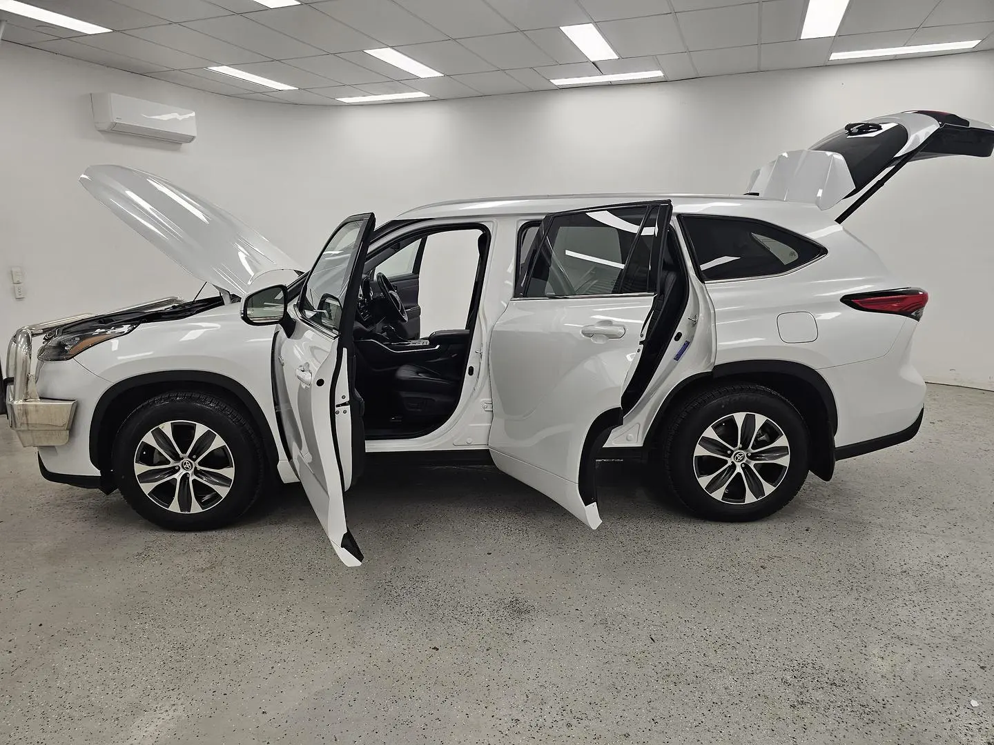 2022 Toyota Kluger Gallery Image 10