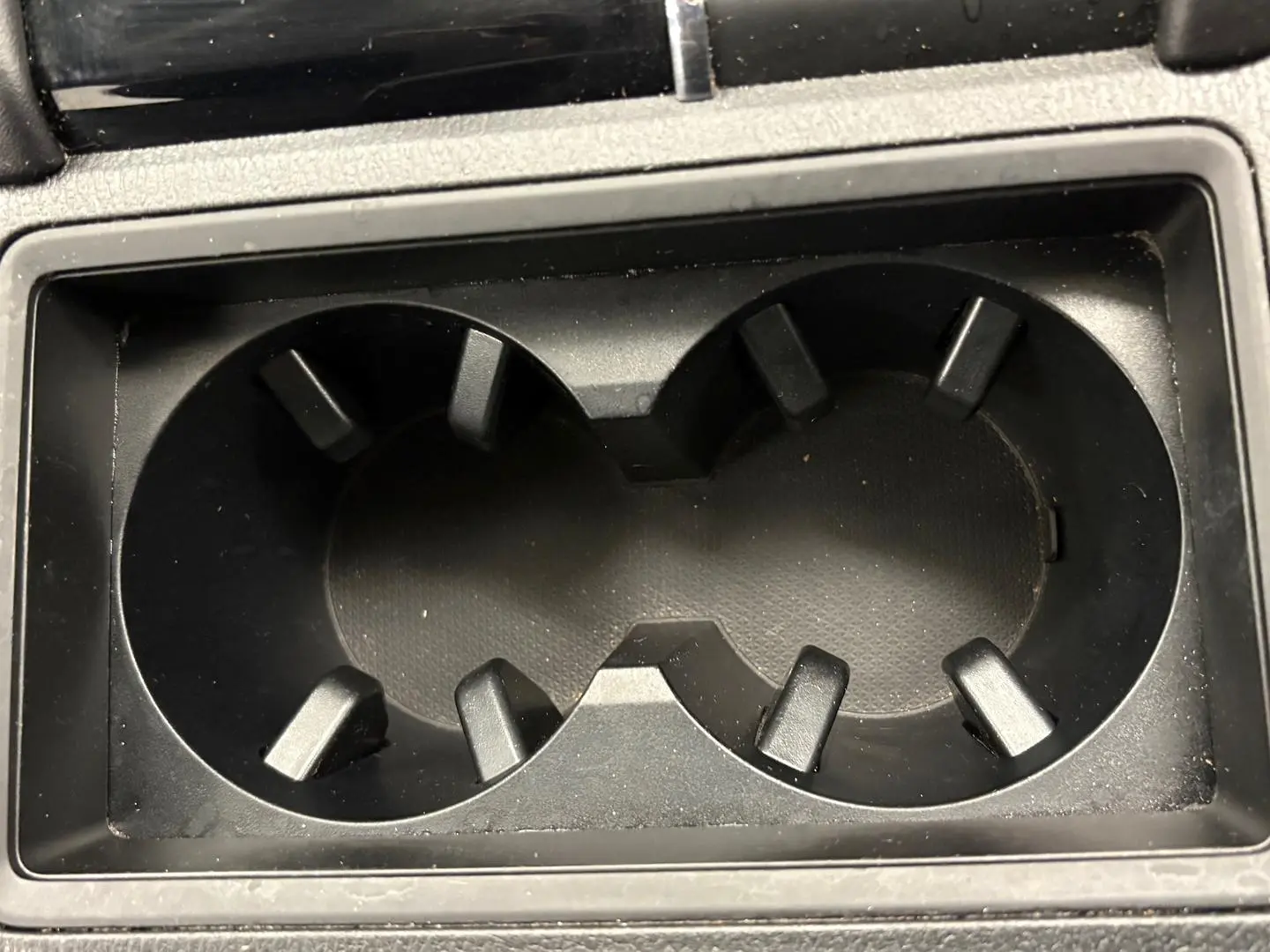 2022 Mitsubishi Outlander Gallery Image 32